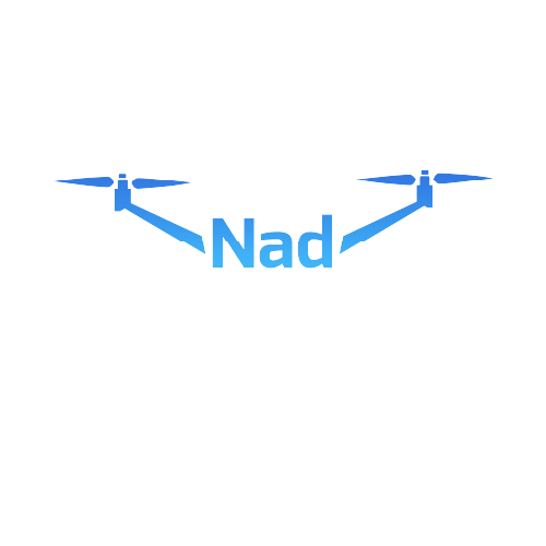 Nadrealitou — drone studio (wordmark Nad s motívom dron-ramien)